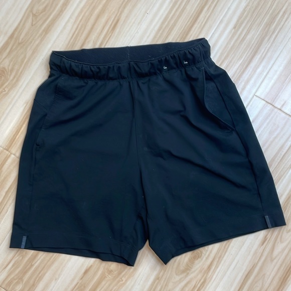 Boys shorts, great condition - size 12-14A - Picture 5 of 7